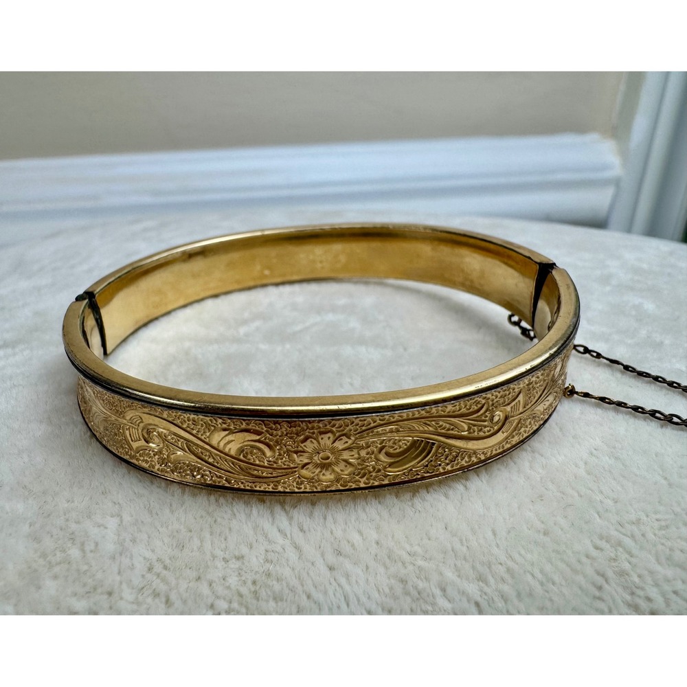 Krementz Vintage Gold Plated Etched Floral Hinged Bangle Bracelet Safety Chain